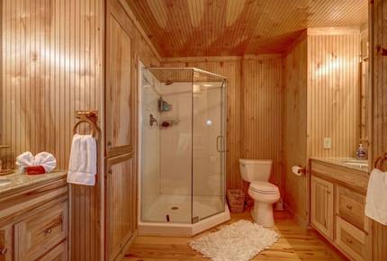 Creek Front Mountain Retreat - Hayesville, North Carolina