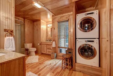 Creek Front Mountain Retreat - Hayesville, North Carolina