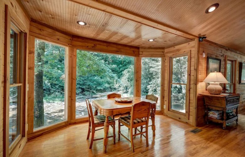 Creek Front Mountain Retreat - Hayesville, North Carolina