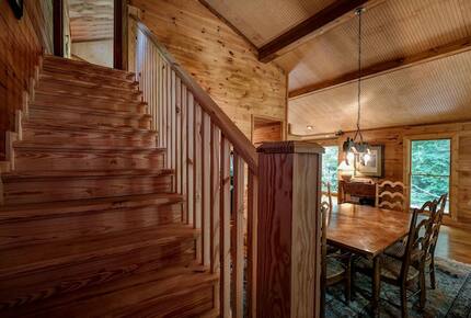 Creek Front Mountain Retreat - Hayesville, North Carolina