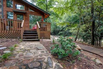 Creek Front Mountain Retreat - Hayesville, North Carolina