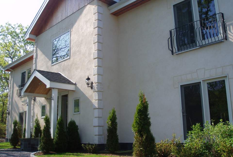 Euro Chateau - Easthampton, New York