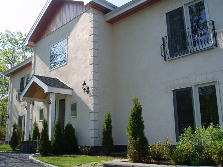 Euro Chateau - Easthampton, New York