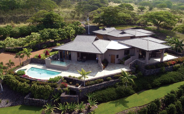 The Auamo Compound at Hokuli'a - KEALAKEKUA, Big Island, Hawaii