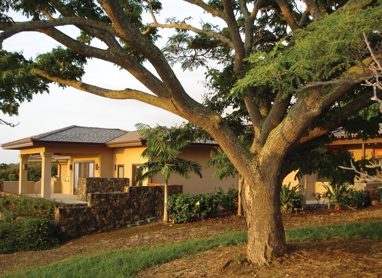 The Auamo Compound at Hokuli'a - KEALAKEKUA, Big Island, Hawaii