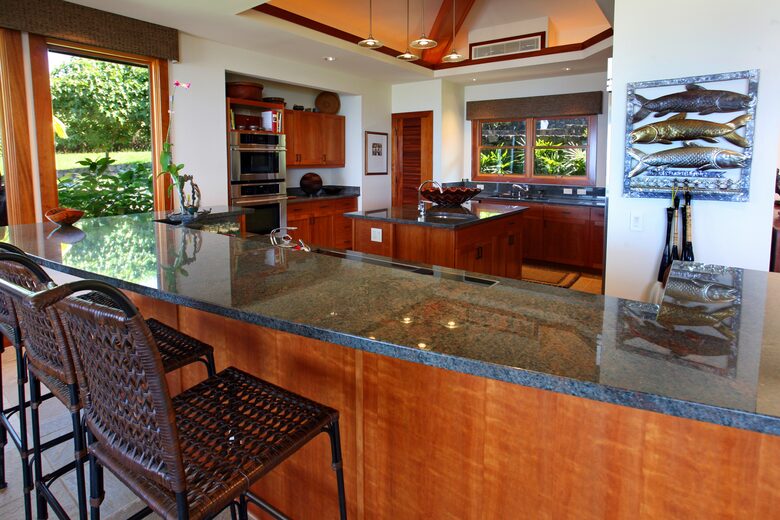 The Auamo Compound at Hokuli'a - KEALAKEKUA, Big Island, Hawaii