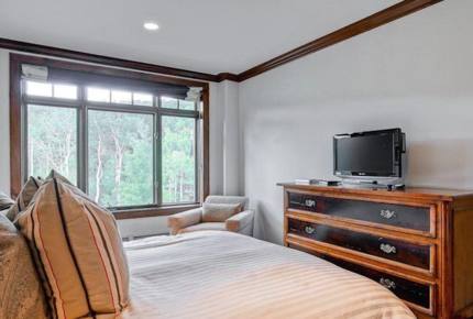 Slopeside Home on Bachelor Gulch & Beaver Creek - Avon, Colorado