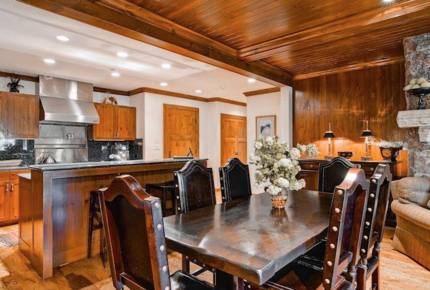 Slopeside Home on Bachelor Gulch & Beaver Creek - Avon, Colorado