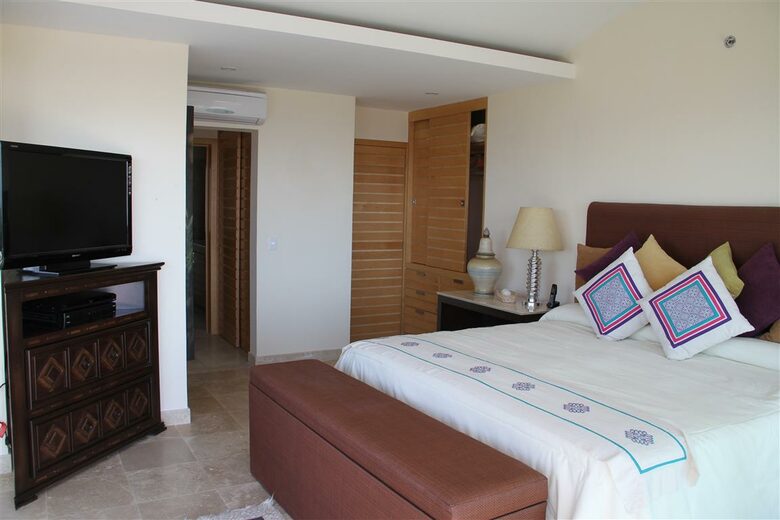 Condo 306 El Dorado in Lake Chapala Mexico - Lake Chapala, Mexico