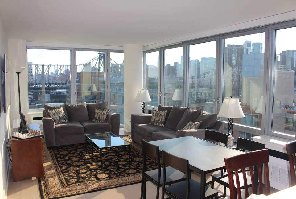 Manhattan - Roosevelt Island Gem - New York City, New York