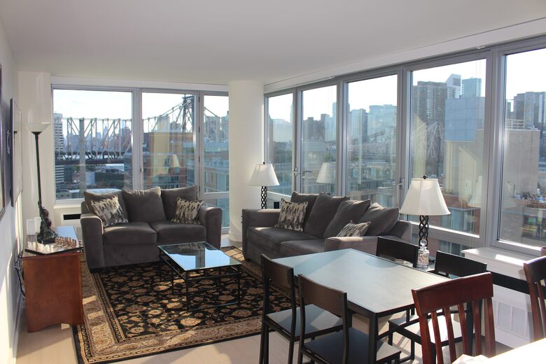 Manhattan - Roosevelt Island Gem - New York City, New York