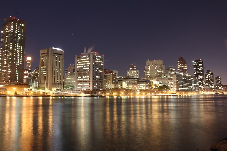 Manhattan - Roosevelt Island Gem - New York City, New York