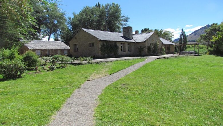 The Cerro de los Pinos House - Patagonia, Argentina