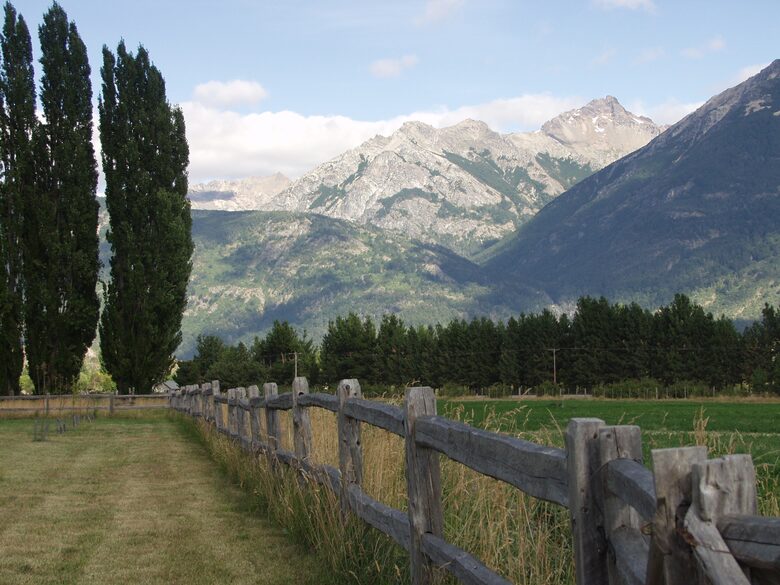 Gorgeous 880 Acre Argentina Ranch - Villa Lago Rivadavia, Argentina