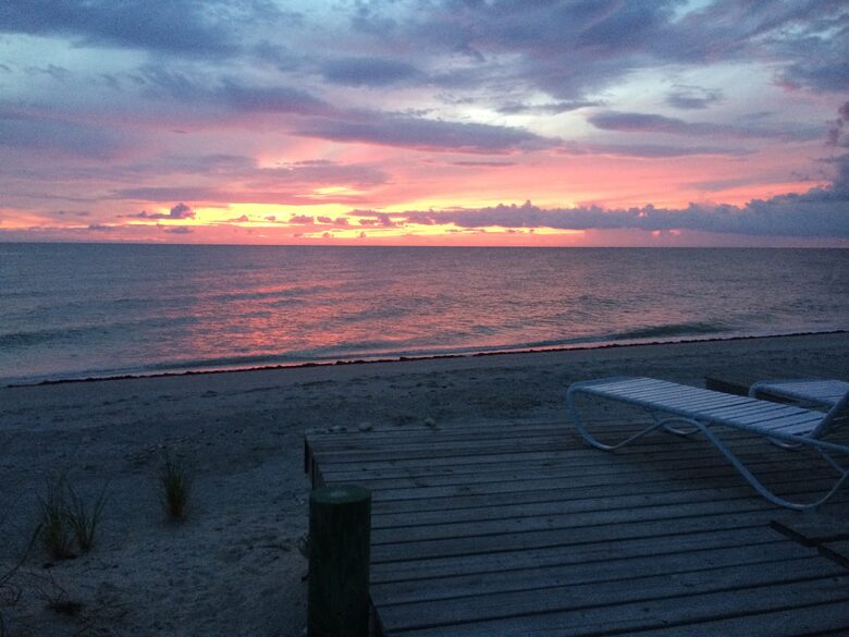 Idyllic Beachfront in Unique Casey Key - Osprey, Florida