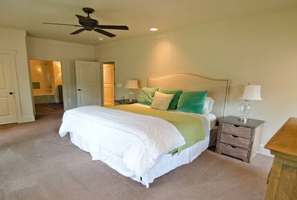 Ark on Lake Lanier - Gainesville, Georgia