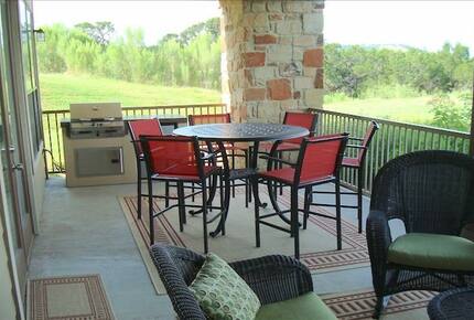 Lake Travis Villa - Hollows Resort - Jonestown, Texas