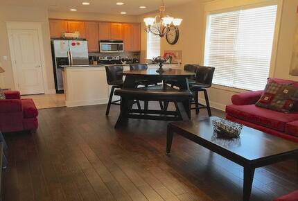 Lake Travis Villa - Hollows Resort - Jonestown, Texas