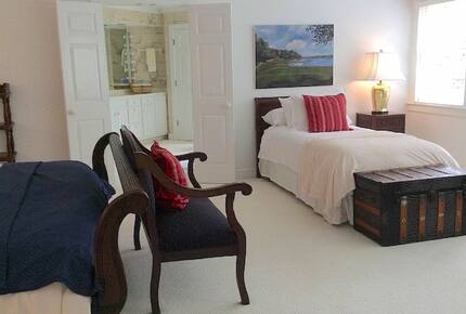 Luxurious Lake Front Home with Private Pool and Dock - Greensboro, Georgia