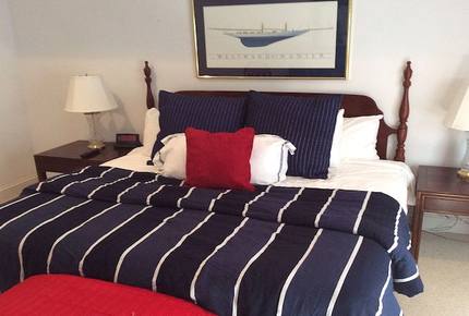 Luxurious Lake Front Home with Private Pool and Dock - Greensboro, Georgia