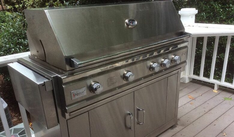 Luxurious Lake Front Home with Private Pool and Dock - Greensboro, Georgia