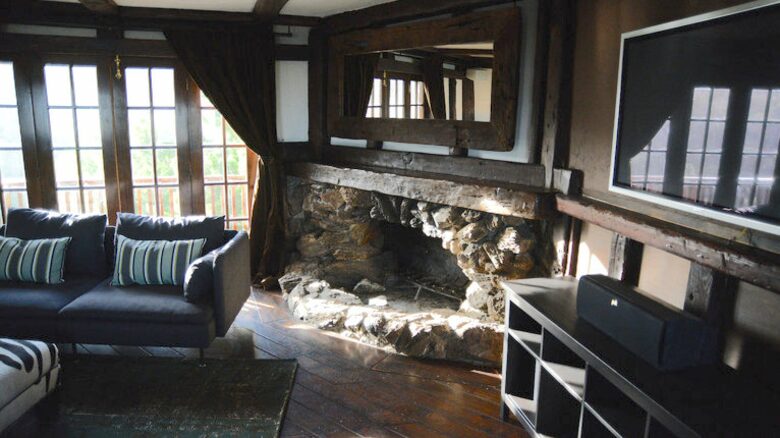 Hollywood Hills Home with Exquisite View - Los Angeles, California