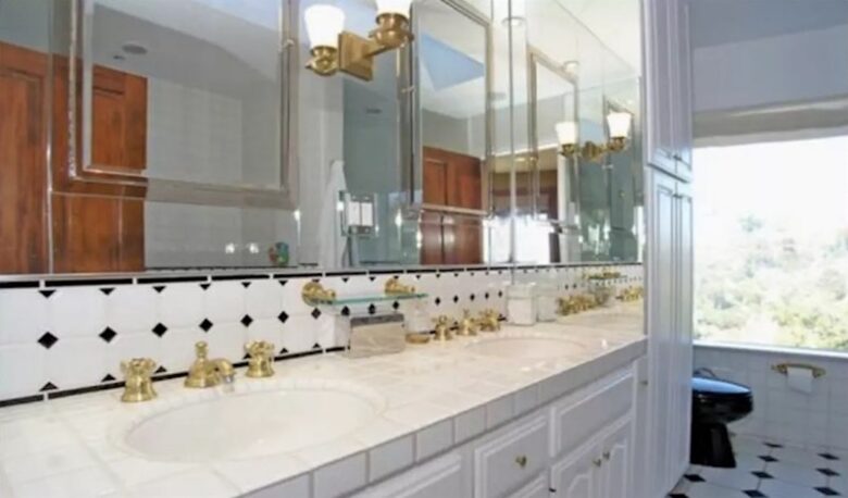 Hollywood Hills Home with Exquisite View - Los Angeles, California