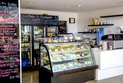 Broadbeach Luxury Villa at Freshwater Point Resort - Broadbeach Waters, Australia