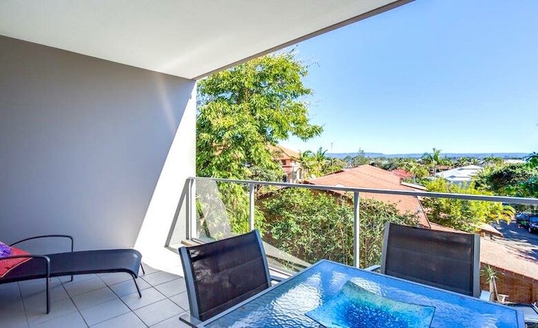 Broadbeach Luxury Villa at Freshwater Point Resort - Broadbeach Waters, Australia