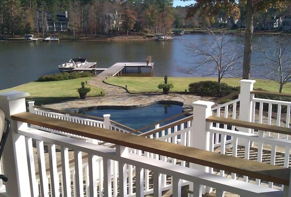 Charming Southern Lakefront Home with Pool - Greensboro, Georgia