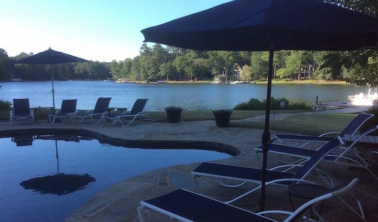 Charming Southern Lakefront Home with Pool - Greensboro, Georgia