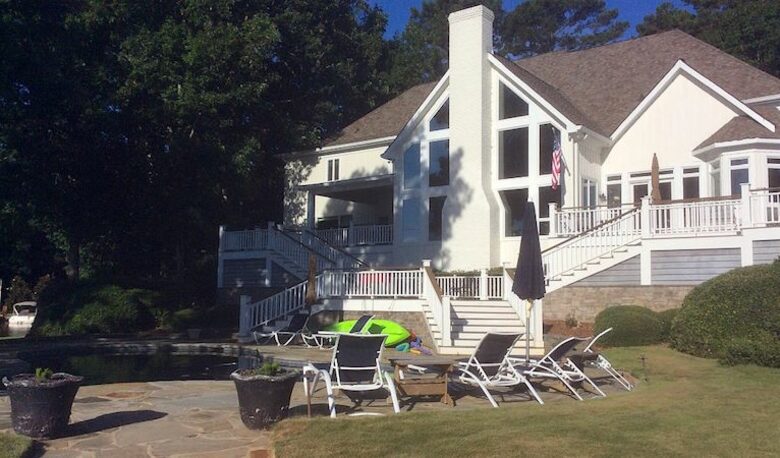 Charming Southern Lakefront Home with Pool - Greensboro, Georgia