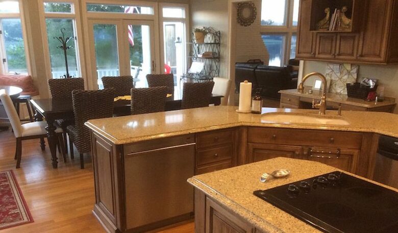 Charming Southern Lakefront Home with Pool - Greensboro, Georgia