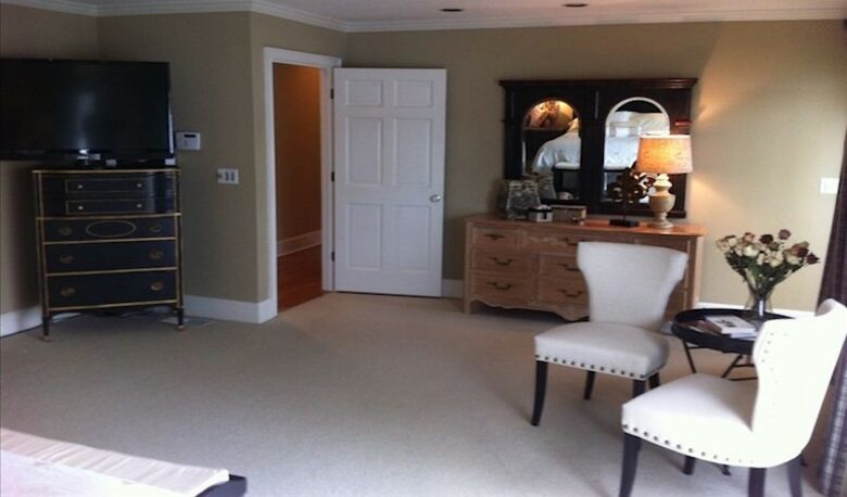 Charming Southern Lakefront Home with Pool - Greensboro, Georgia