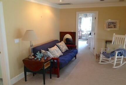 Charming Southern Lakefront Home with Pool - Greensboro, Georgia