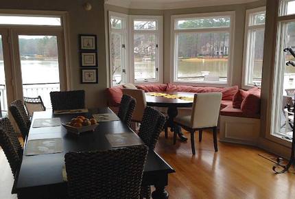 Charming Southern Lakefront Home with Pool - Greensboro, Georgia