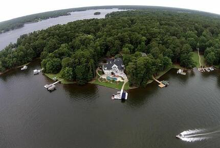 Luxurious Lake Front Home with Private Pool and Dock - Greensboro, Georgia