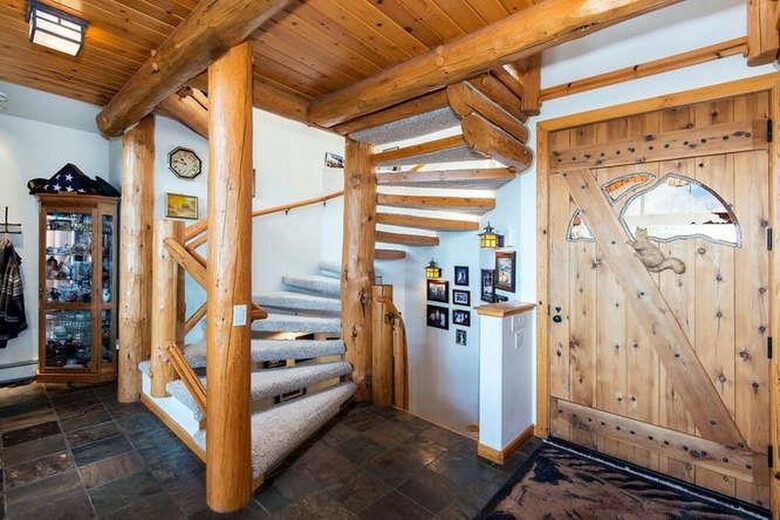 Tahoe Nevada Log Home - Gardnerville, Nevada