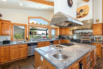 Tahoe Nevada Log Home - Gardnerville, Nevada