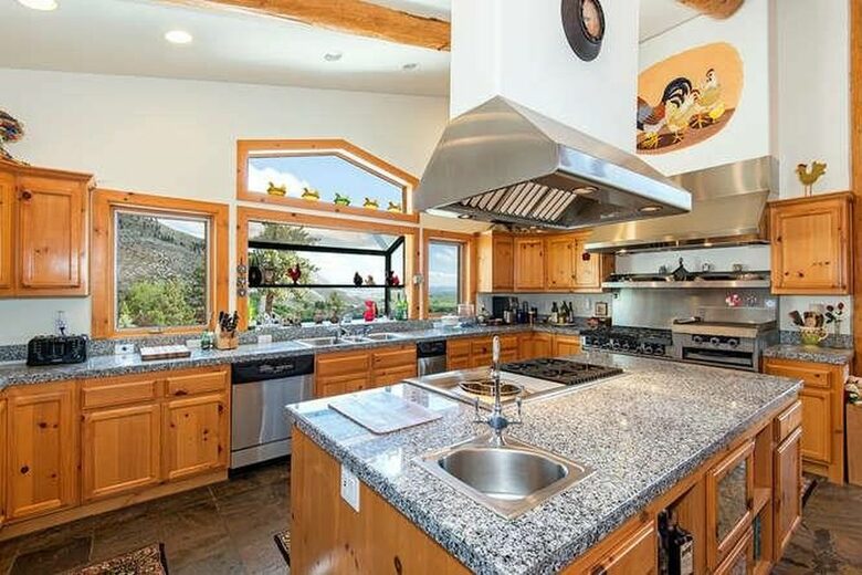 Tahoe Nevada Log Home - Gardnerville, Nevada