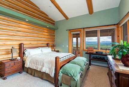 Tahoe Nevada Log Home - Gardnerville, Nevada