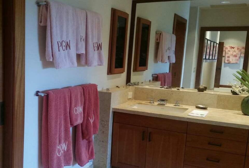 The Auamo Compound at Hokuli'a - KEALAKEKUA, Big Island, Hawaii