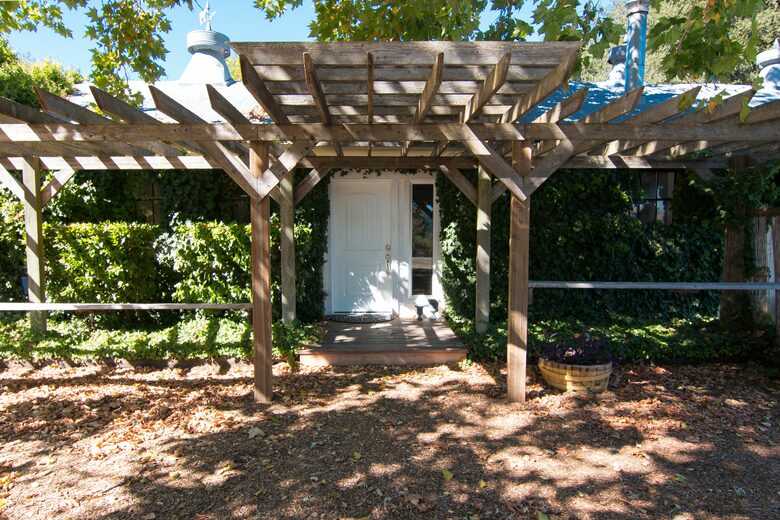 Enriquez Vineyard Cottage - Napa/Sonoma Area - Forestville, California