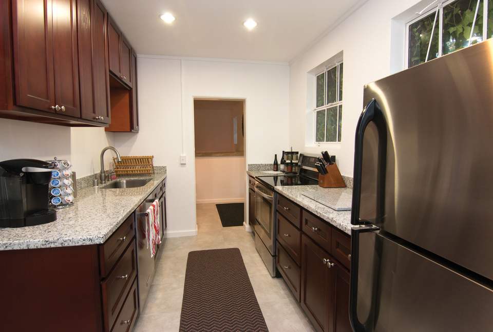 Enriquez Vineyard Cottage - Napa/Sonoma Area - Forestville, California