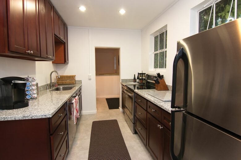 Enriquez Vineyard Cottage - Napa/Sonoma Area - Forestville, California