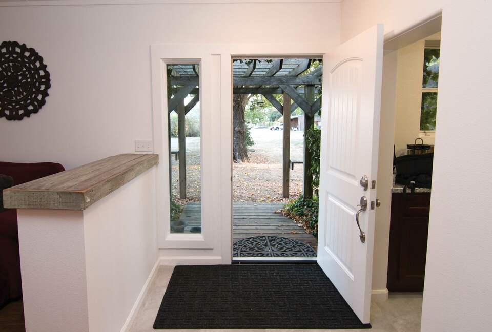 Enriquez Vineyard Cottage - Napa/Sonoma Area - Forestville, California