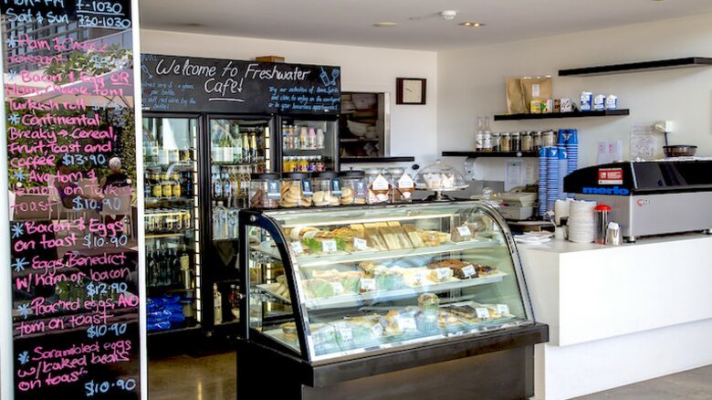 Broadbeach Luxury Villa - Broadbeach Waters, Australia