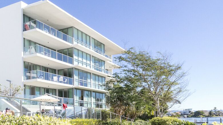 Broadbeach Luxury Villa - Broadbeach Waters, Australia