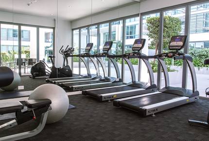 Broadbeach Luxury Villa - Broadbeach Waters, Australia