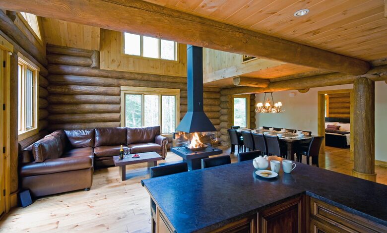 Huge forested riverfront property. 3 minutes to skiing. - Mont Tremblant, Canada